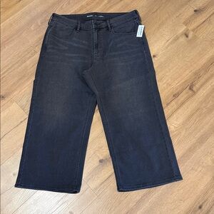 Old Navy Charcoal Wide-Leg Crop Jeans